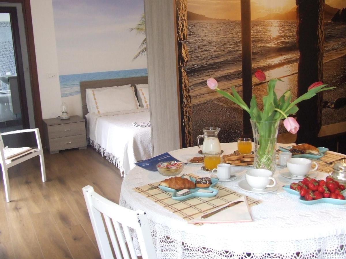 Bed and Breakfast Casa Laura Террачина Экстерьер фото